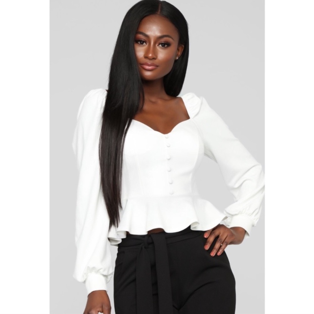 Super Cute white classy top!!! Small